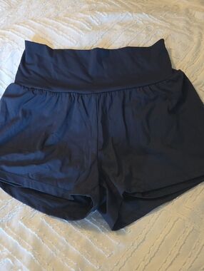 HALARA High-Waist Athletic Shorts - Navy Blue